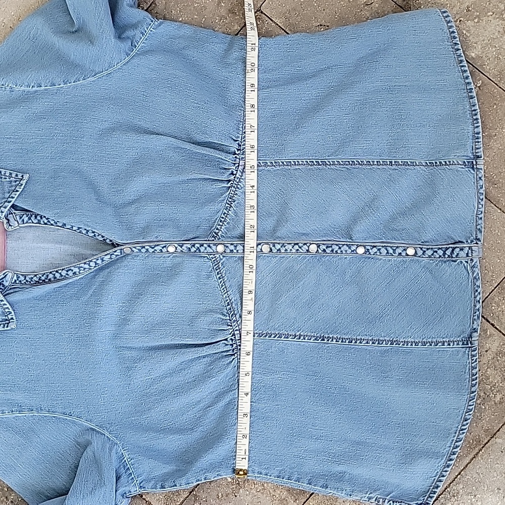 Faded Glory Women's Plus V Neck Empire Waist Pearl Snap Denim Top Sz 18W/20W - Picture 8 of 12